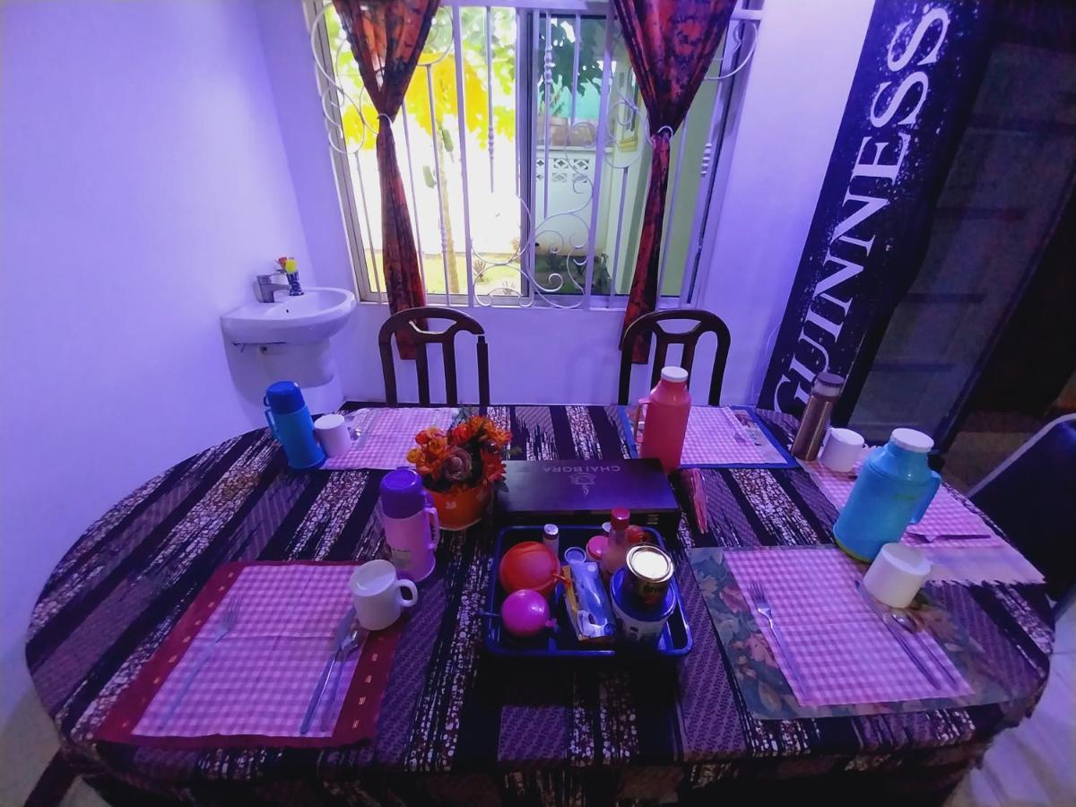 L&J Modern Backpackers Kigamboni Beach House Bed & Breakfast Дар ес Саалам Екстериор снимка